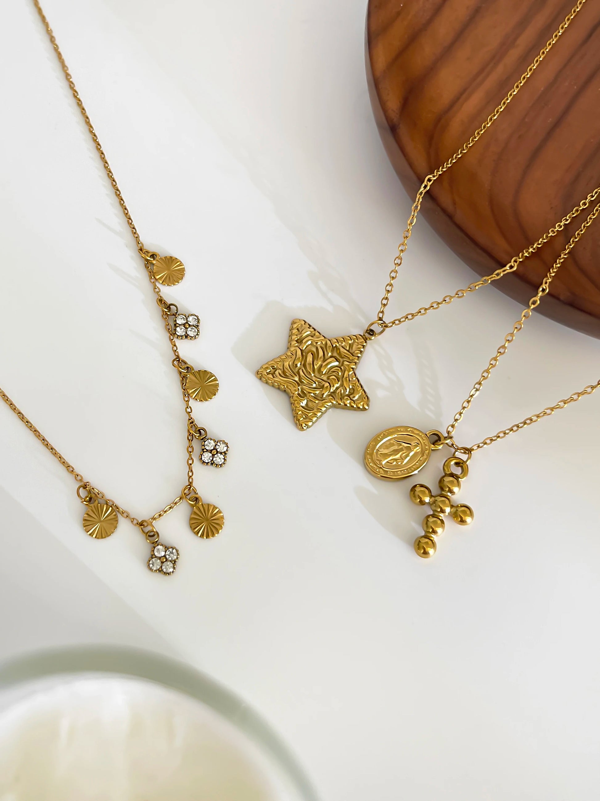 Pure Aura's Trendy Vintage Star Cross Oval Pendant